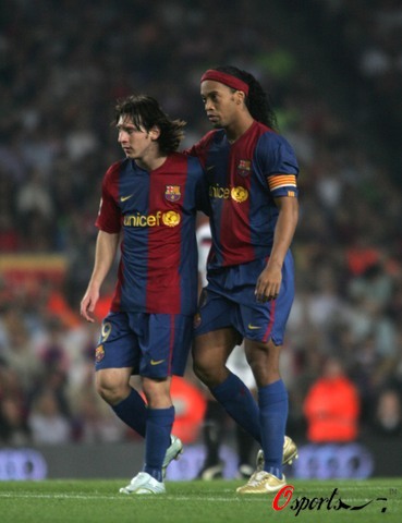 06年巅峰科比到底有多强？ 三节62分，单场81分！得分如庖丁解牛！（2006巅峰科比到底有多强？三节62分、单场81分，得分如砍瓜切菜）