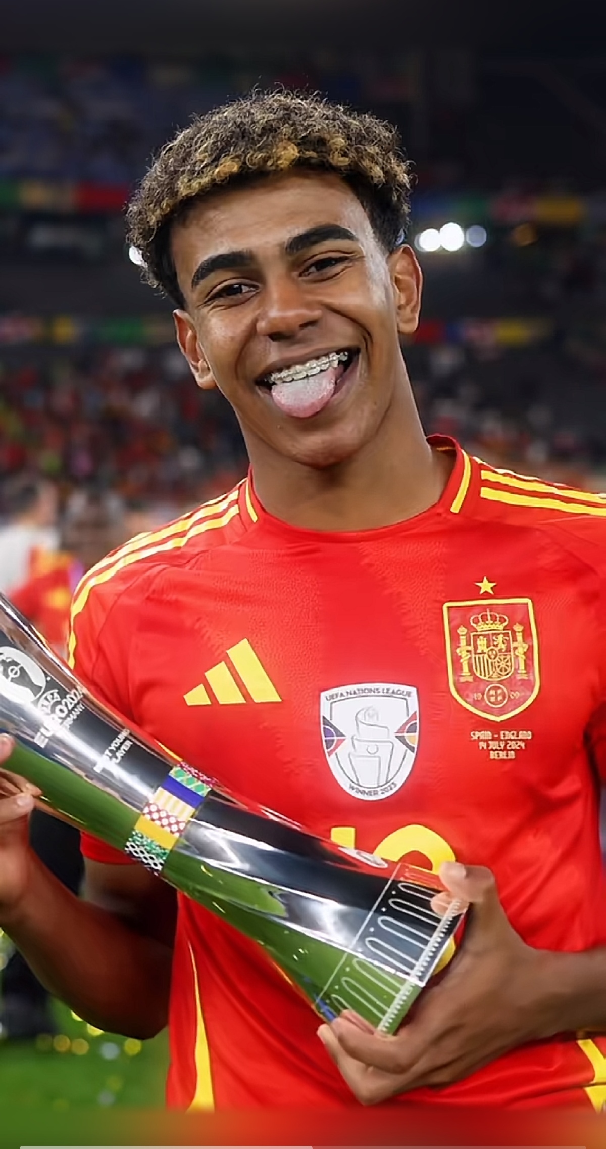 霍安：没人预料到梅西会回来，我希望他能来并和他一起踢球（霍安：没人想到梅西会回归，我盼他到来，与他并肩作战）