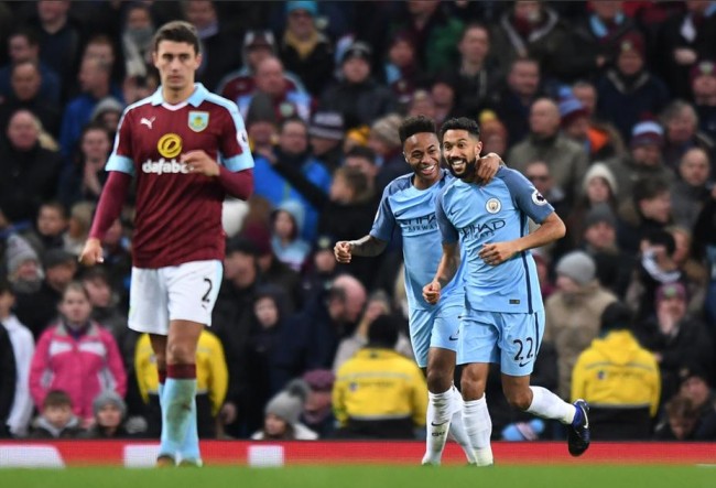 大连人队球迷热情依旧（大连人队拥趸热情不减）