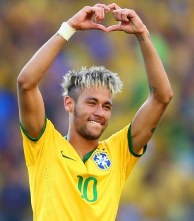 埃迪·豪回应吉马良斯：我不认为球队一团糟，但问题确实存在（埃迪·豪回击吉马良斯：否认球队失控，承认仍有问题）