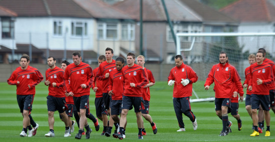 阿德莱德联门将：享受球队氛围，希望元旦前最后两战全取六分（阿德莱德联门将：队内氛围佳，盼元旦前两战全胜取满分）