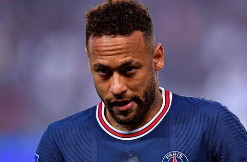 狂轰33+10+10，新星爆发创纪录，他能否拯救球队和主帅？（33+10+10里程碑之夜：新星大爆发，他能带队与主帅脱困吗？）